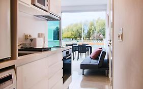 Phaedrus Living - Seaside Luxury Flat Harbour 102